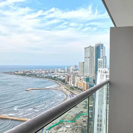 Apartment Sunsets And Views Of The Walled City, 33th Floor *