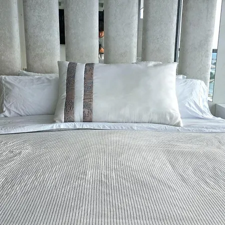 Sunsets And Views Of The Walled City, 33th Floor Cartagena